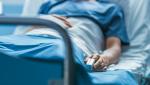 Un tânăr înjunghiat în inimă de iubită a fost salvat de medicii sibieni. Inima bărbatului a fost cusută în timp ce bătea