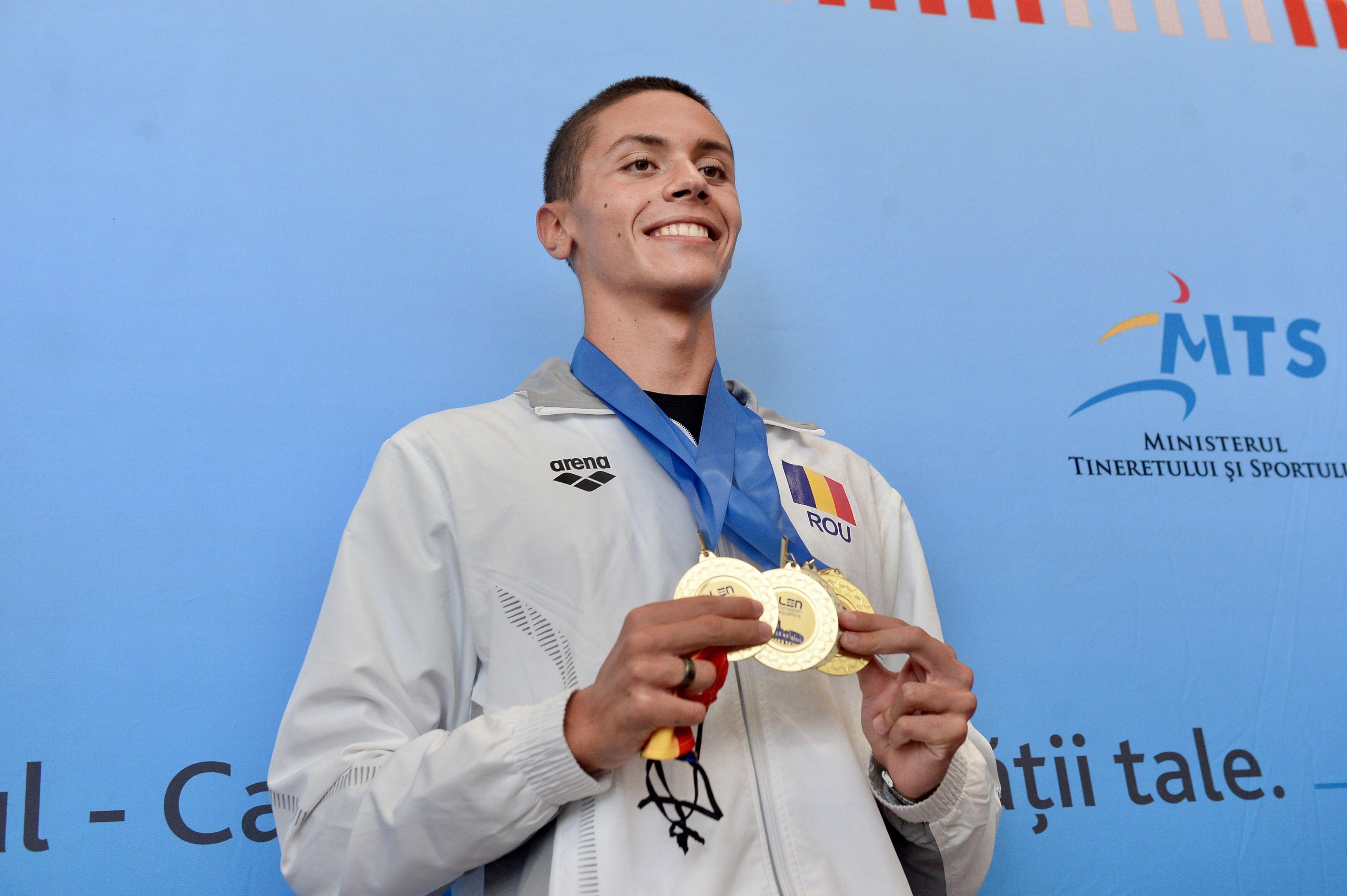 David Popovici a câştigat medalia de aur în proba de 200 m liber, la Europenele în bazin scurt
