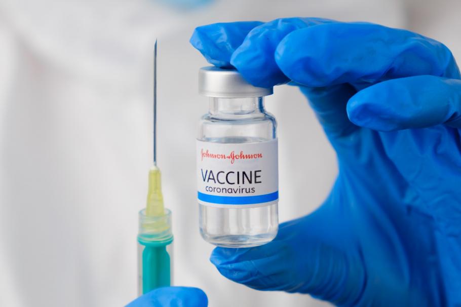 De luni, 8 noiembrie, persoanele vaccinate cu Johnson & Johnson pot face rapelul fie cu Pfiezer sau Moderna, fie cu Johnson & Johnson