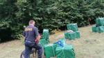 Grup specializat în contrabandă cu ţigări, destructurat de DIICOT. Erau transportate cu mașini care schimbau în mers plăcuţele de înmatriculare
