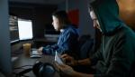 Hackeri români, suspectaţi că au aderat la reţele de atacatori informatici cunoscute pe plan mondial, arestaţi