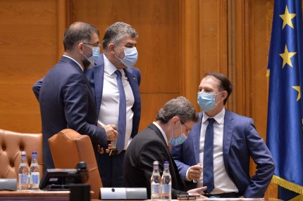 Marcel Ciolacu şi Florin Cîţu, în Plenul Parlamentului