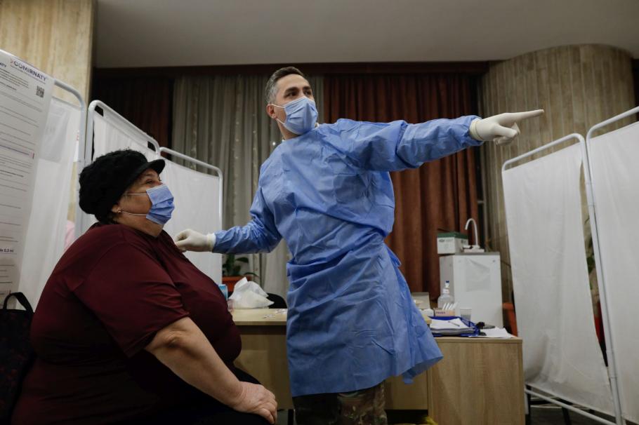 Valeriu Gheorghiţă estimează o creştere a infectărilor după reînceperii şcolii: ”Nu e finalul valului patru”. Câți profesori s-au vaccinat recent Valeriu Gheorghiţă estimează o creştere a infectărilor după reînceperii şcolii: ”Nu e finalul valului patru”. Câți profesori s-au vaccinat recent