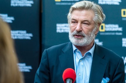 Alec Baldwin, primul interviu după ce a împușcat-o pe Halyna Hutchins: ”Nu am apăsat pe trăgaci”