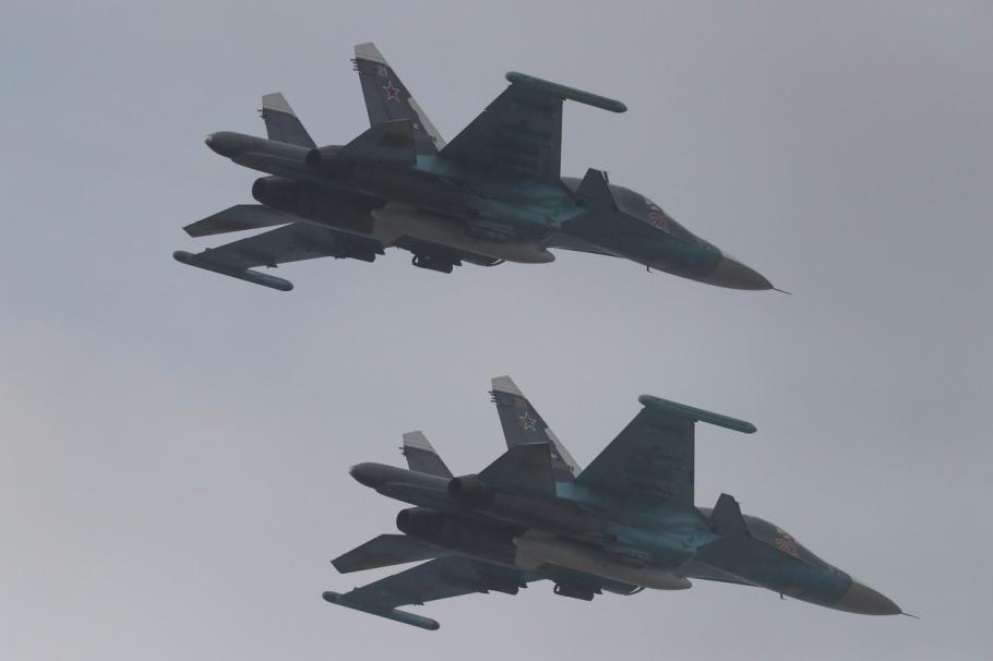 Rusia a trimis un avion de luptă pentru a escorta un aparat spion american deasupra Mării Negre Rusia a trimis un avion de luptă pentru a escorta un aparat spion american deasupra Mării Negre