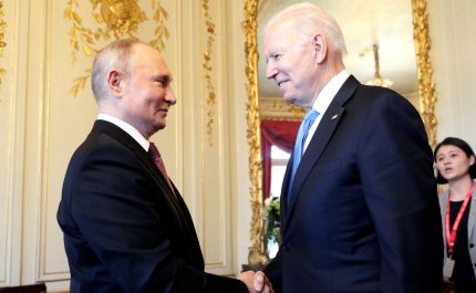 Vladimir Putin alături de Joe Biden