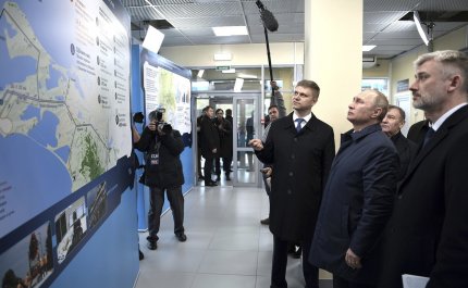 Vladimir Putin deplânge prăbuşirea Uniunii Sovietice: "A fost o dezintegrare a Rusiei istorice"