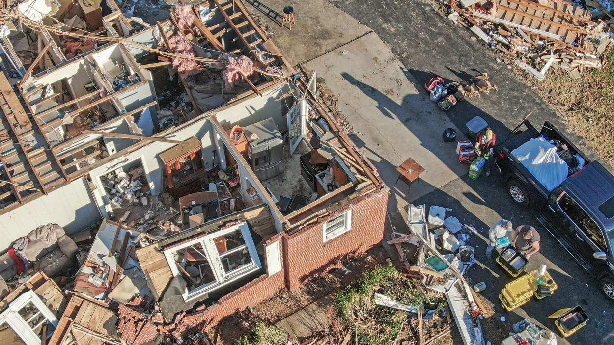 Imaginile dezastrului după valul de tornade din SUA