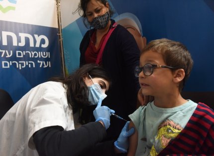 Israelul, prima ţară din lume care începe vaccinarea cu a patra doză: ”Lumea ne va urma exemplul”