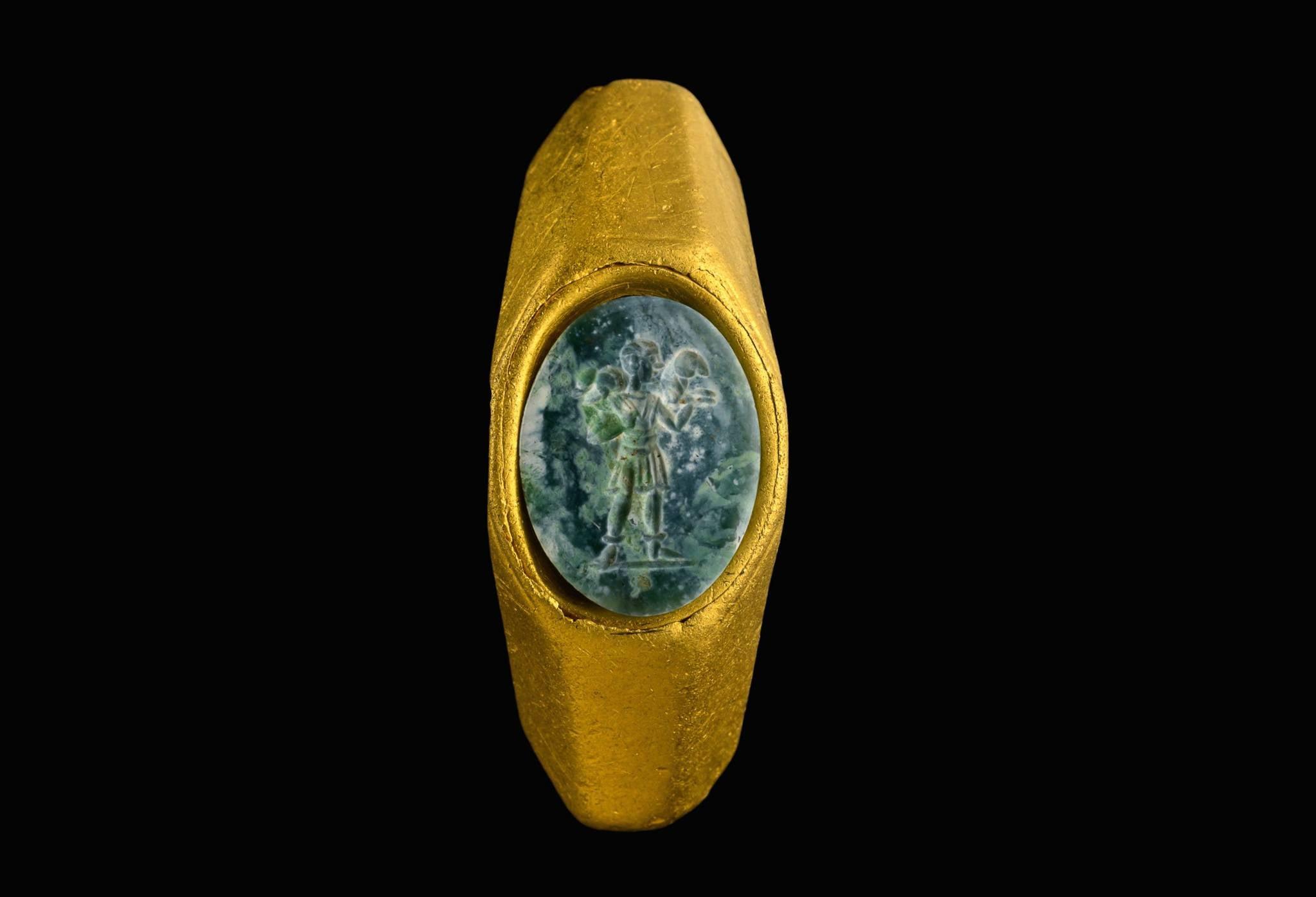 Inelul datează din perioada Imperiului Roman