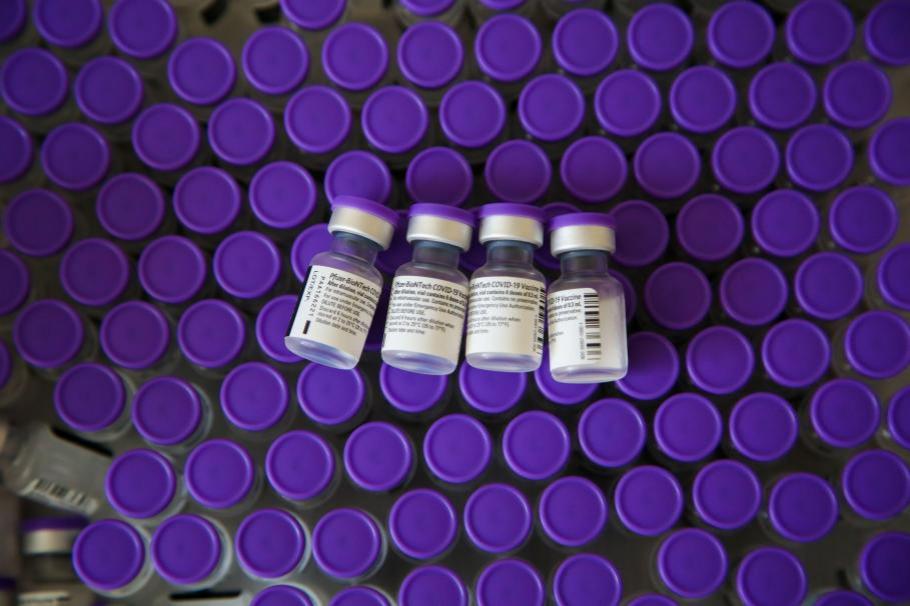 Pfizer lucrează la o nouă variantă de vaccin, destinată ţărilor în curs de dezvoltare. Ce e diferit la noul ser şi când va fi distribuit Pfizer lucrează la o nouă variantă de vaccin, destinată ţărilor în curs de dezvoltare. Ce e diferit la noul ser şi când va fi distribuit
