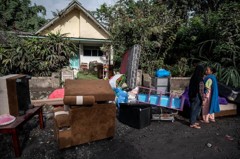 Cel puţin 13 morţi şi zeci de răniţi, după ce vulcanul Semeru a erupt, în Indonezia
