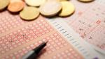 Dublu norocos: un şofer de basculantă a jucat de două ori aceleaşi numere la loto. Biletele i-au adus o mică avere, în SUA