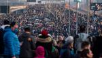 Protest masiv în Serbia față de deschiderea unei mine de litiu. Mii de oameni au blocat bulevarde și autostrăzi