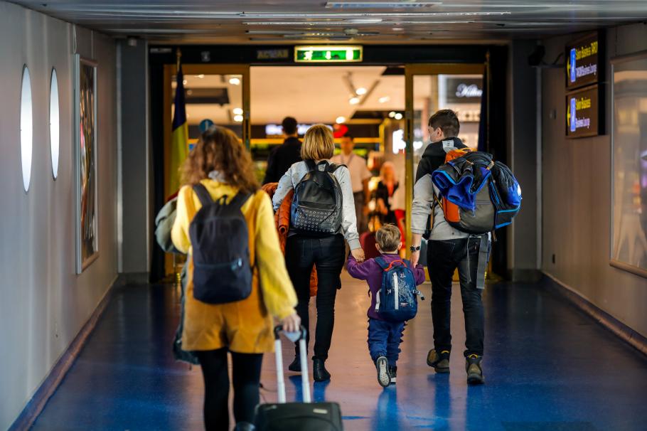 Formularul pentru localizarea pasagerilor. Cine îl completează și de când va deveni obligatoriu în România Formularul pentru localizarea pasagerilor. Cine îl completează și de când va deveni obligatoriu în România