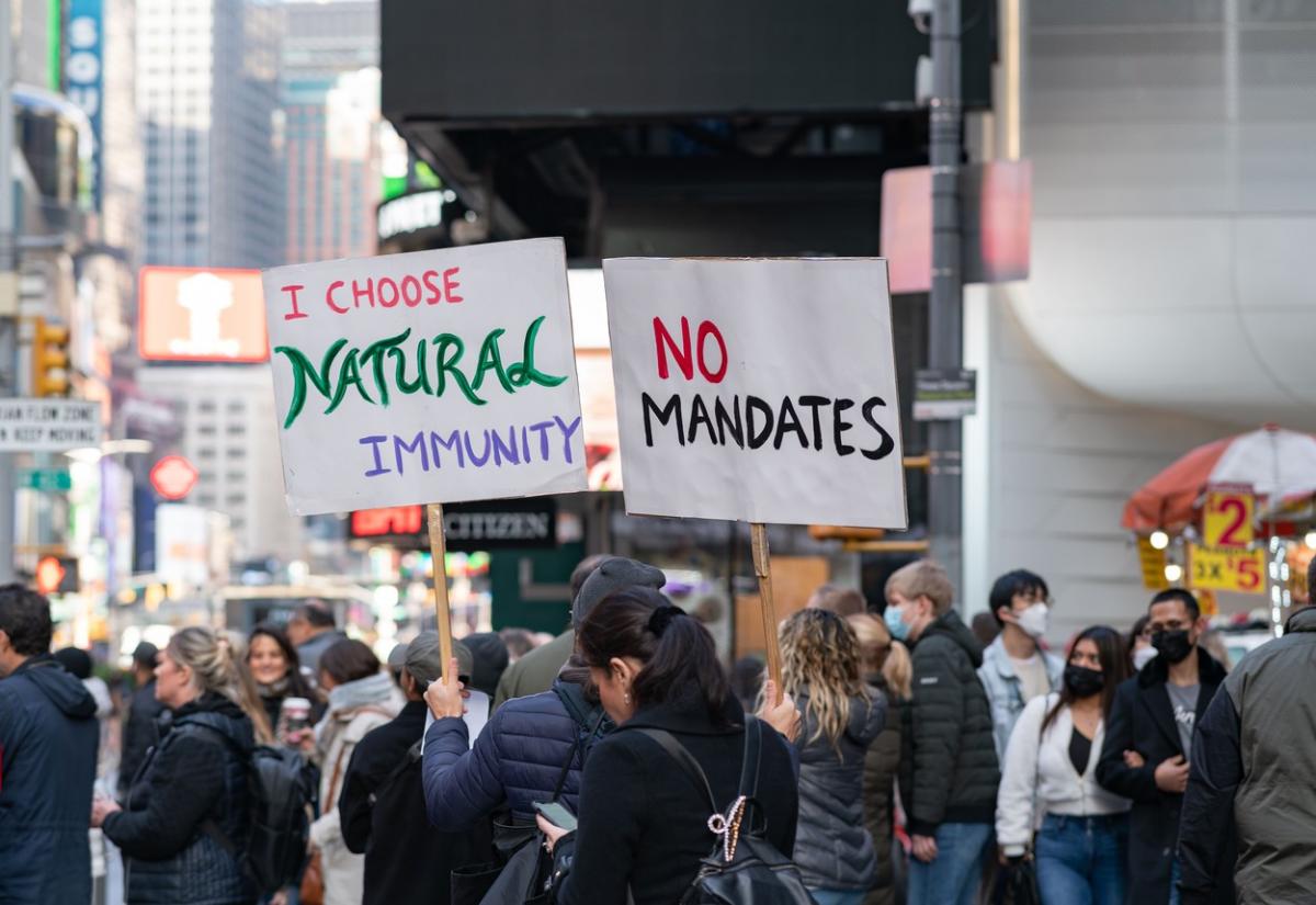 Primarul New York-ului impune vaccinarea obligatorie în întregul sector privat, începând de la 27 decembrie Primarul New York-ului impune vaccinarea obligatorie în întregul sector privat, începând de la 27 decembrie