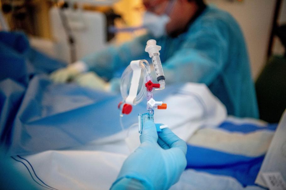 Cercetătorii britanici au descoperit deja tratamentul pentru Omicron: e eficient împotriva tuturor celor 37 de mutaţii. Medicamentul a fost deja aprobat Cercetătorii britanici au descoperit deja tratamentul pentru Omicron: e eficient împotriva tuturor celor 37 de mutaţii. Medicamentul a fost deja aprobat