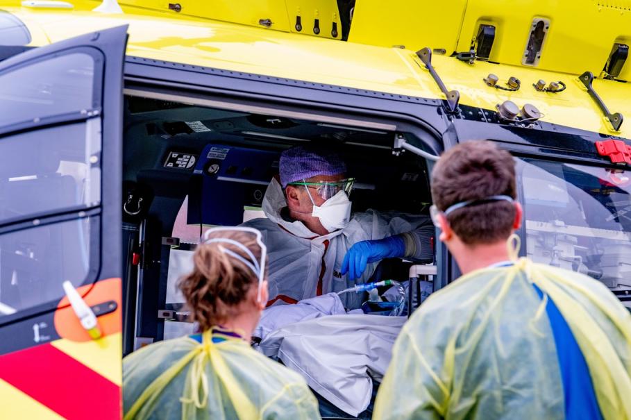 Germania a raportat cel mai mare număr de decese zilnice COVID din valul 4 al pandemiei Germania a raportat cel mai mare număr de decese zilnice COVID din valul 4 al pandemiei
