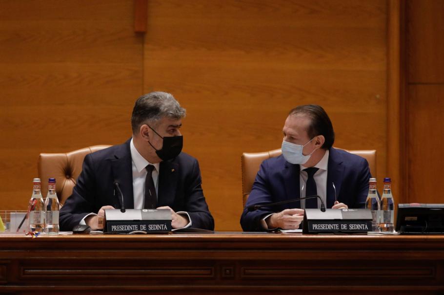 Florin Cîțu critică decizia de a relaxa restricțiile de sărbători: Oameni care susțin acum aceste relaxări le criticau vara trecută când aveam mult mai puține cazuri Florin Cîțu critică decizia de a relaxa restricțiile de sărbători: Oameni care susțin acum aceste relaxări le criticau vara trecută când aveam mult mai puține cazuri