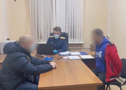 O tânără de 20 de ani din Moscova a sărit de la etajul 4 pentru a scăpa de un violator. Mărturia suspectului: "Am înjunghiat-o de două ori. Apoi am fugit"