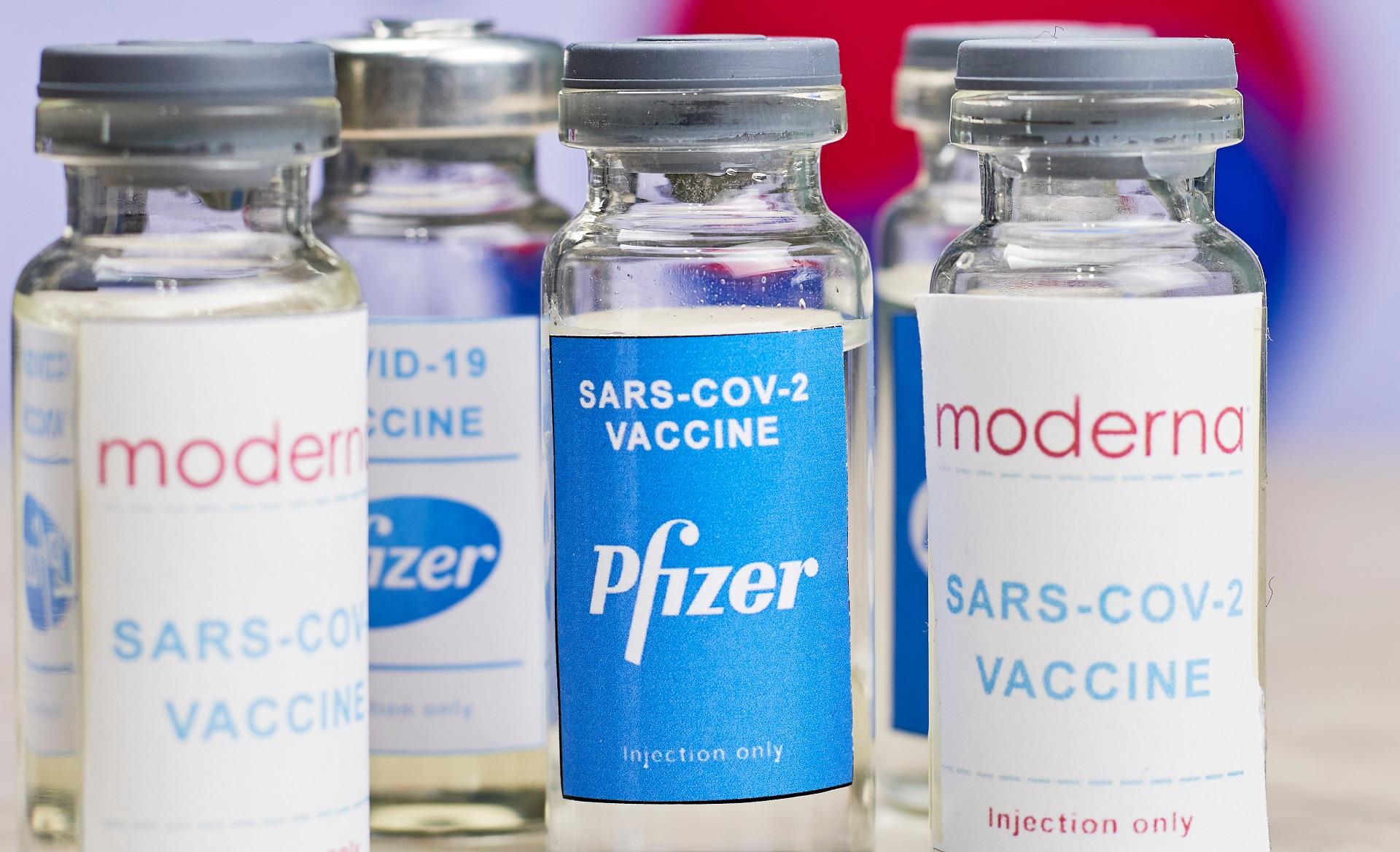 Vaccinuri Moderna și Pfizer-BioNtech