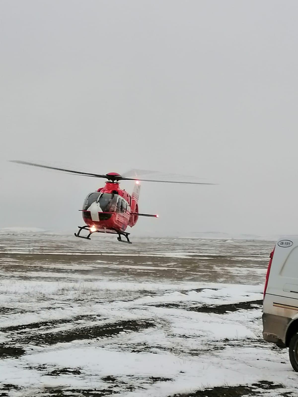 Un elicopter a fost chemat la locul accidentului feroviar