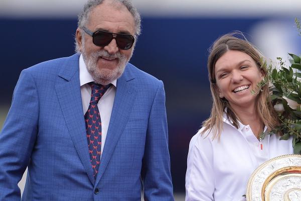 Ion Tiriac o intampina pe Simona Halep pe Aeroportul Henri Coanda Bucuresti, 15 iulie 2019