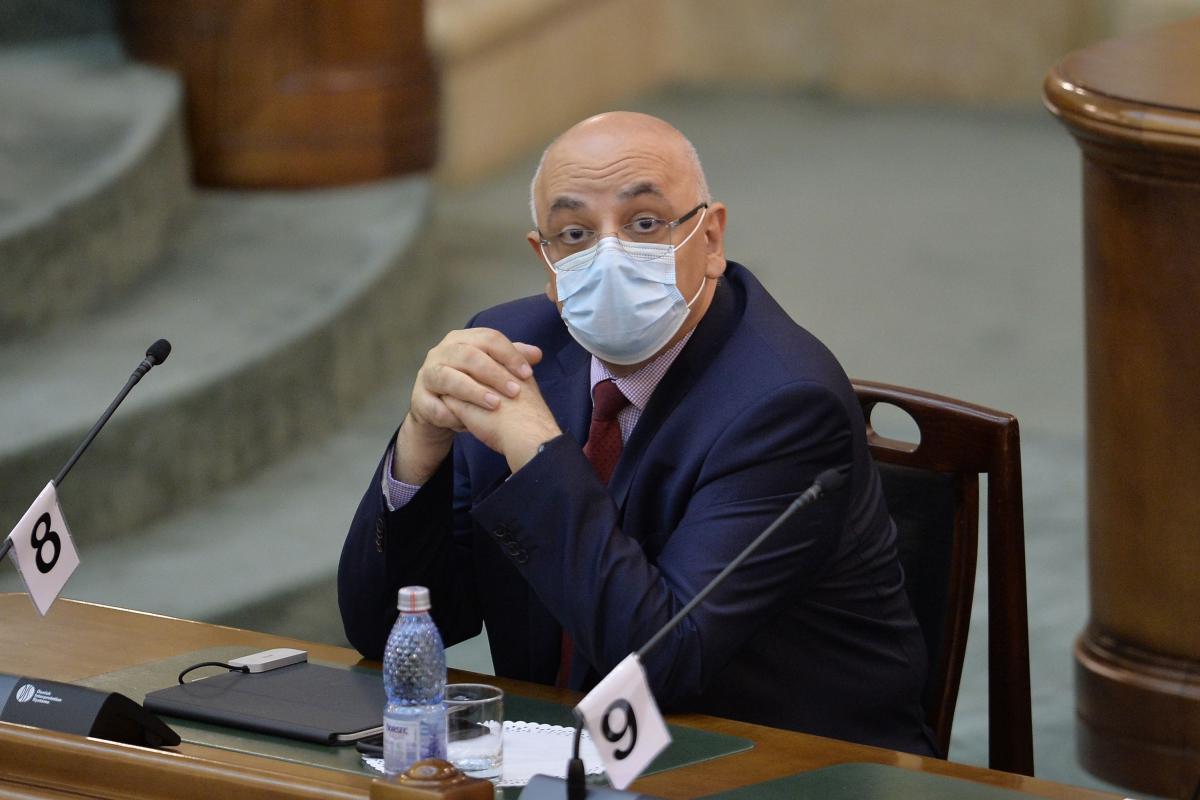 Șeful DSU, fotografiat în cadrul unei ședințe de Guvern Șeful DSU, fotografiat în cadrul unei ședințe de Guvern