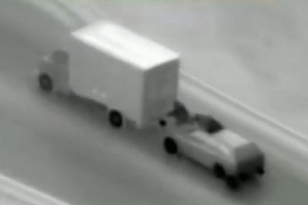 Zeci de camioane jefuite în mers de români, în Franţa, ca în "Fast and Furious". Şoferii erau experţi, hoţii - de un curaj nebun