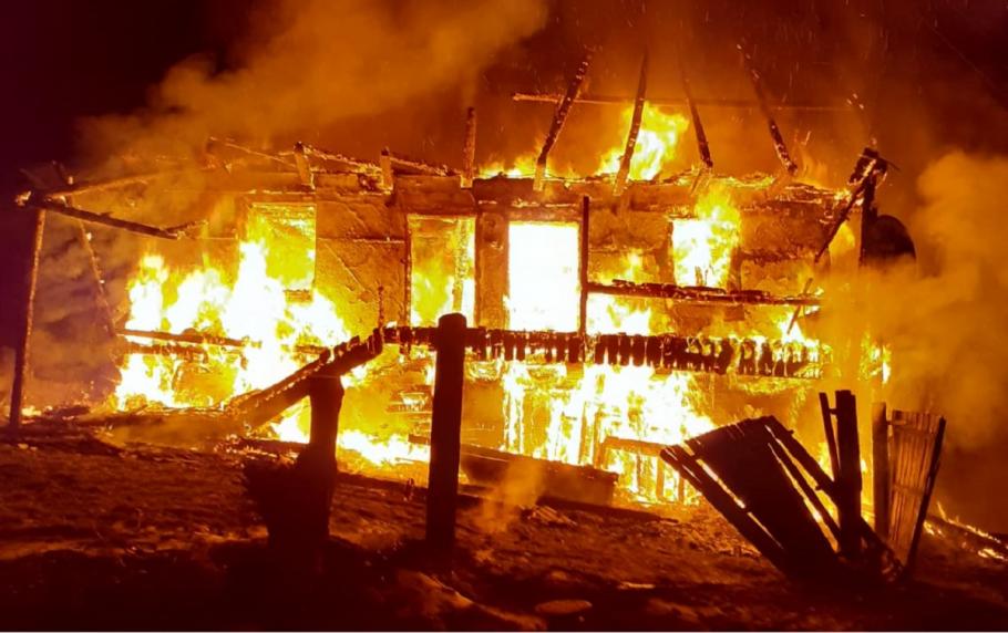 Bătrână moartă în incendiu în Harghita Vecinii bătrânei au alertat forţele de ordine