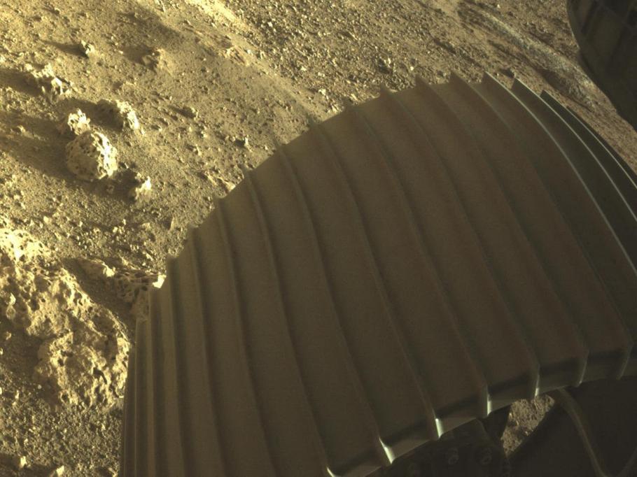 NASA publică primele sunete captate pe Marte și momentul în care roverul Perseverance atinge solul planetei Roșii NASA publică primele sunete captate pe Marte și momentul în care roverul Perseverance atinge solul planetei Roșii