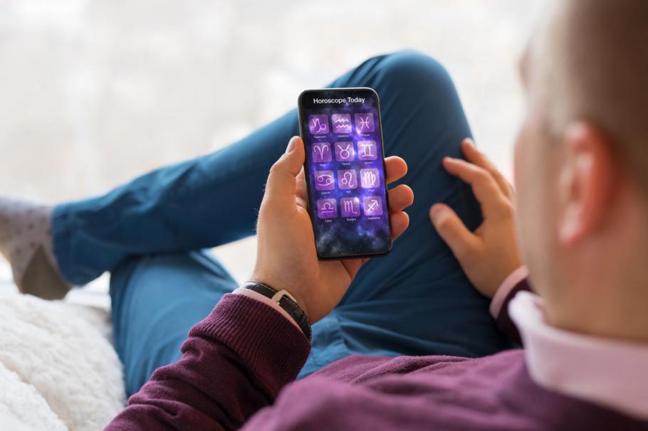 Horoscop 25 februarie 2021. Leii trebuie să fie mai atenţi la sănătate. Decizii dificile pentru scorpioni Horoscop 25 februarie 2021. Leii trebuie să fie mai atenţi la sănătate. Decizii dificile pentru scorpioni