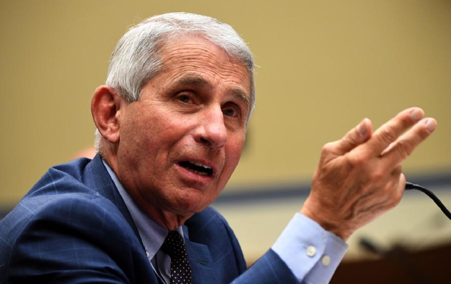 Imunologul american Anthony Fauci Imunologul american Anthony Fauci susţine că simptomele de Covid-19 pot fi resimţite chiar şi la nouă luni de la infectare