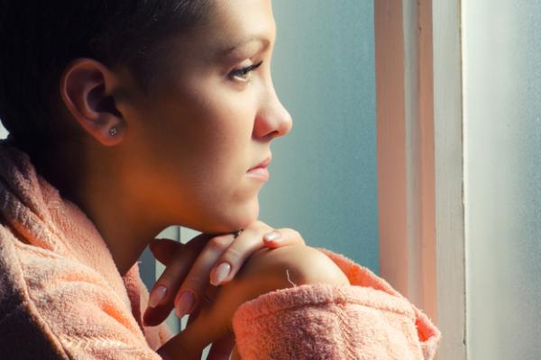 A dus o luptă nebună cu cancerul, după ce a pierdut un copil. Femeia din Anglia nu a mai reuşit însă să învingă boala, iar trei copii au rămas fără mamă