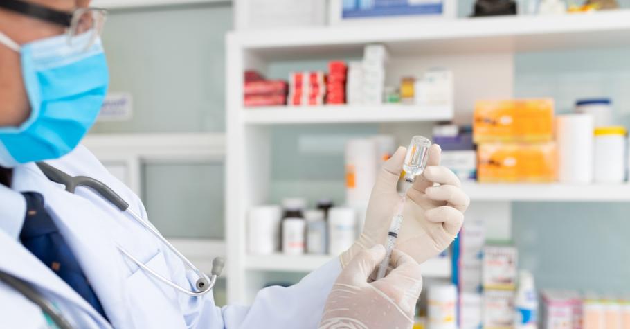 Românii s-ar putea testa pentru coronavirus în cadrul farmaciilor, care pot deveni și centre de vaccinare Românii s-ar putea testa pentru coronavirus în cadrul farmaciilor, care pot deveni și centre de vaccinare