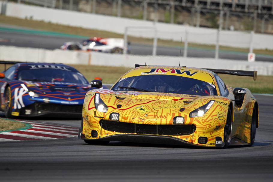 Ferrari va reveni în cea mai importantă clasă a cursei de anduranţă de la Le Mans O mașină Ferrari în timpul unei curse