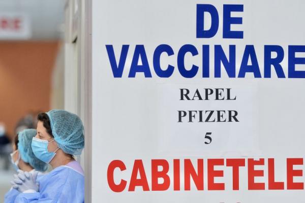 Personal medical poate fi vazut in Centrul de Vaccinare Romexpo din Bucuresti, in prima zi a campaniei de imunizare la infectarea cu COVID-19 dedicata angajatilor din sistemul educational, miercuri 24 februarie 2021.