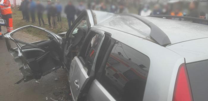 Accident mortal în Teleorman, un Ford s-a făcut praf într-un cap de pod