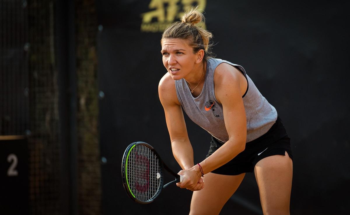 Jocurile de joi premergătoare turneului de la Australian Open au fost suspendate. În această categorie intră şi meciul Simonei Halep Un angajat al hotelului a fost depistat cu coronavirus
