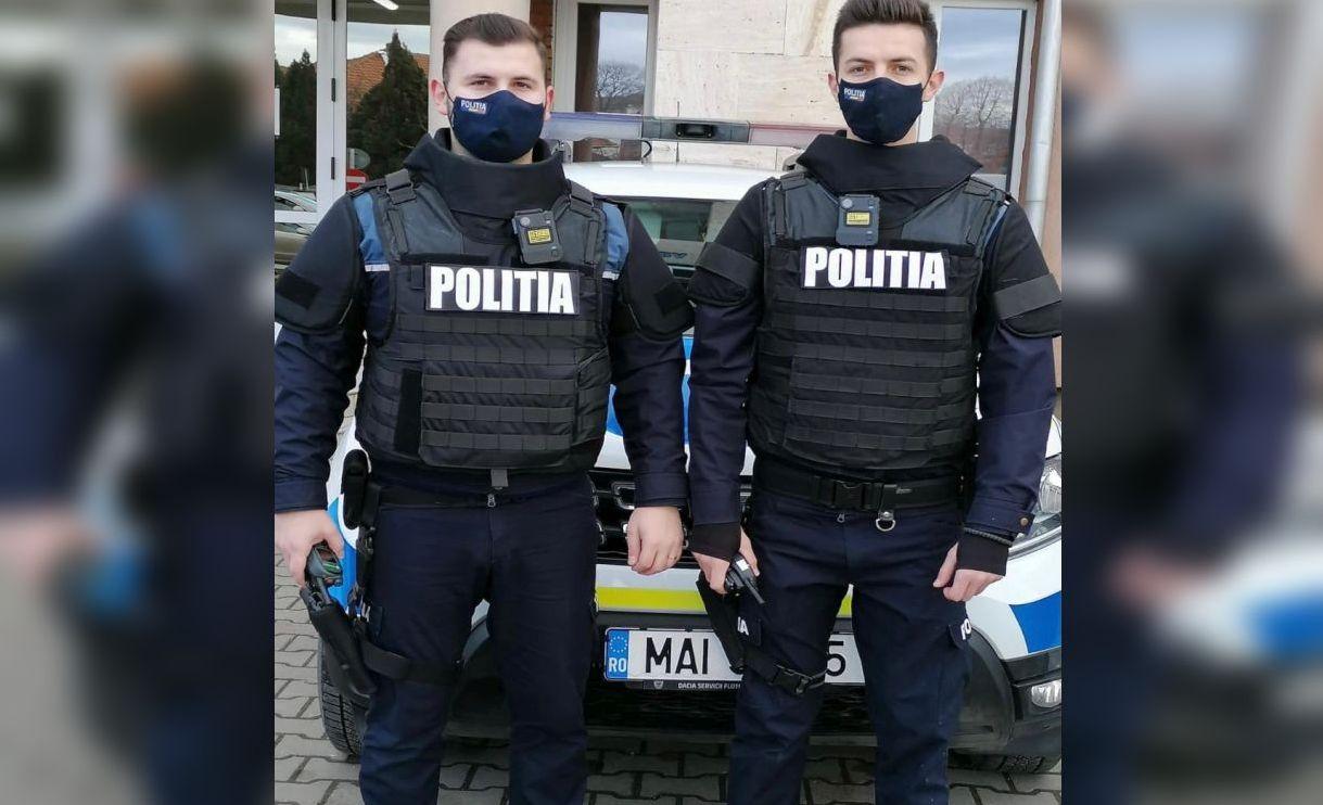 Bărbat readus la viață de doi polițiști din Blaj, după ce a încercat să se sinucidă. ”Ajutor! Nu știu ce am putut să fac!” Bărbat readus la viață de doi polițiști din Blaj, după ce a încercat să se sinucidă. ”Ajutor! Nu știu ce am putut să fac!”