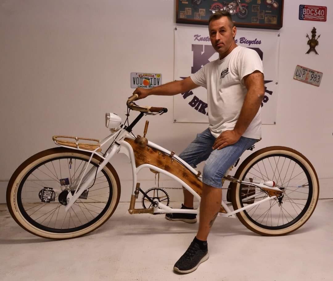 Woodster bicicletă - construita dintr-un cuier