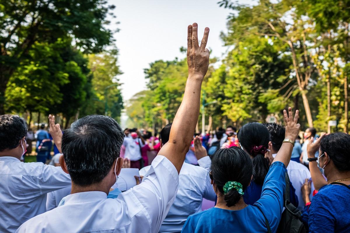 Protestarii din Myanmar au ieşit din nou în stradă