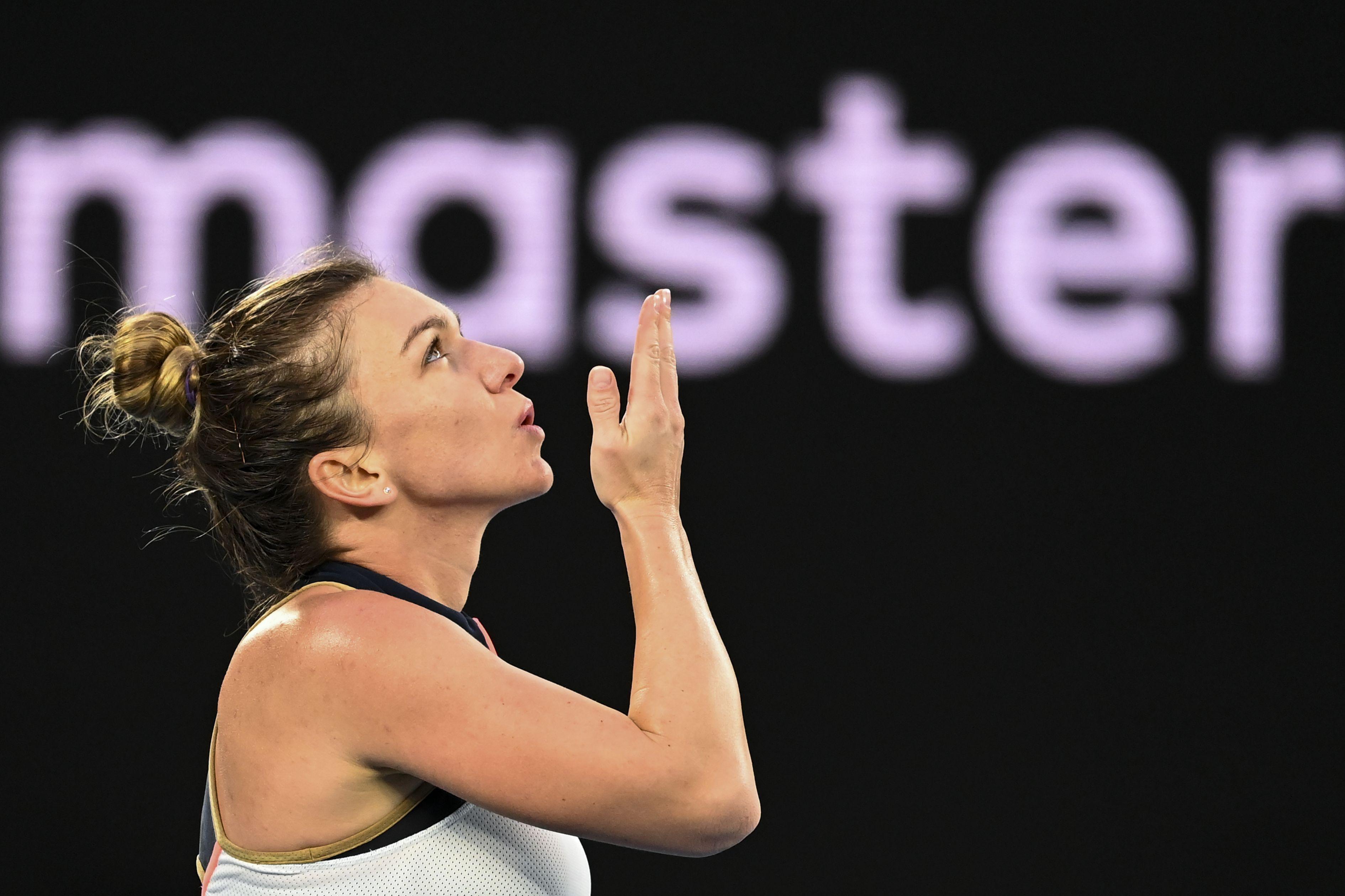 Simona Halep sărbătoreşte prima victorie la Australian Open 2021