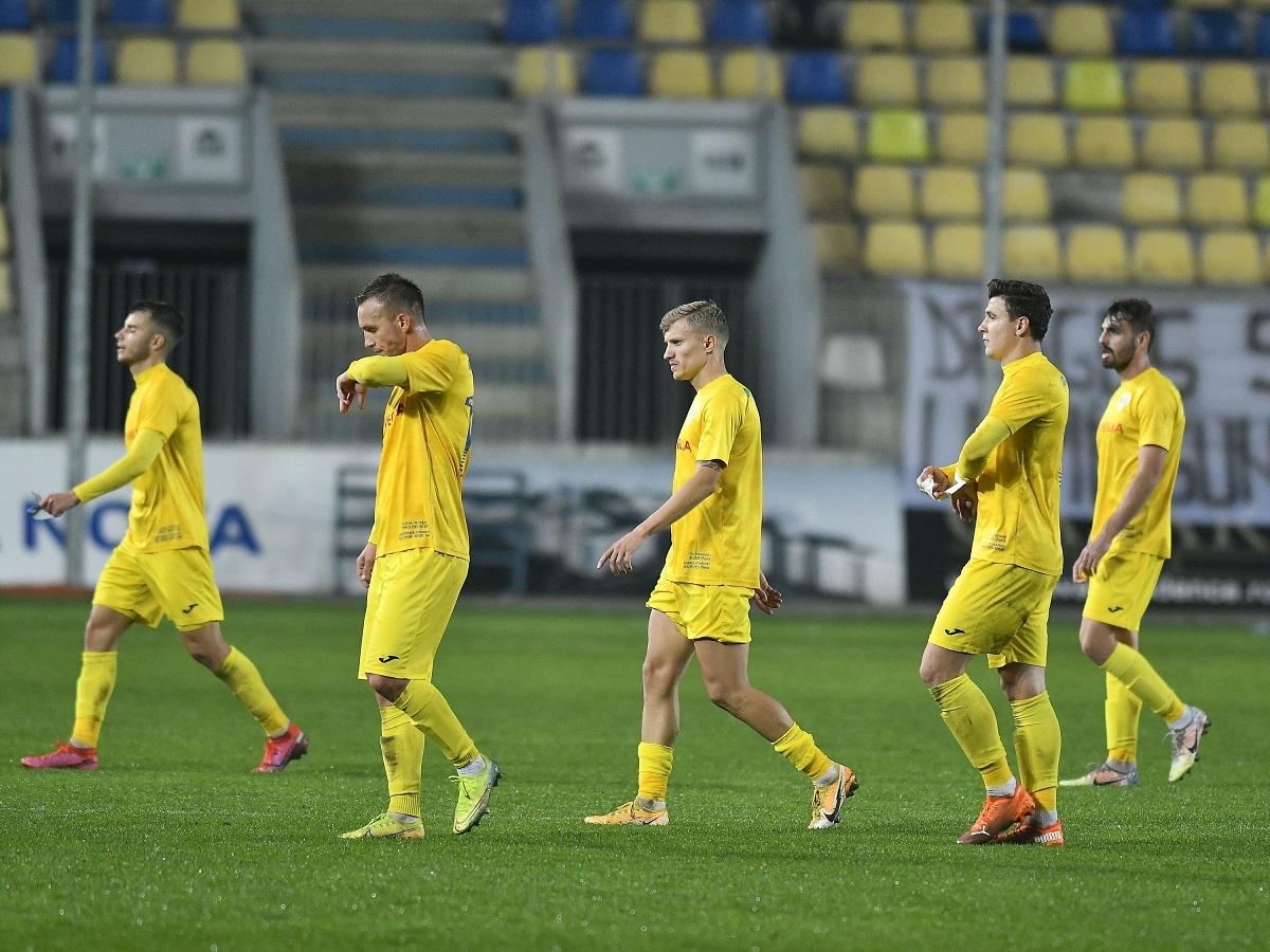 Petrolul Ploieşti, calificare în Cupa României Petrolul Ploieşti şi Dunărea Călăraşi sunt primele echipe calificate în sferturile de finală ale Cupei României la fotbal