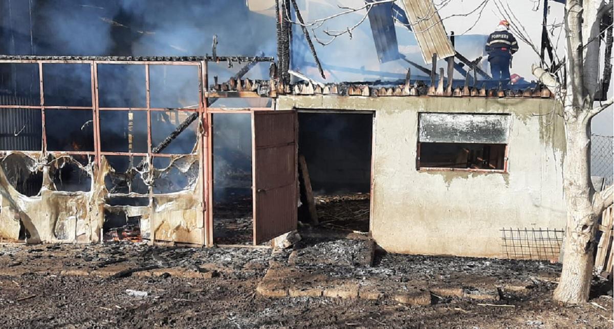 Incendiu în Adjud Bărbatul care s-a ales cu arsuri în incendiul din Adjud a refuzat să fie transportat la spital