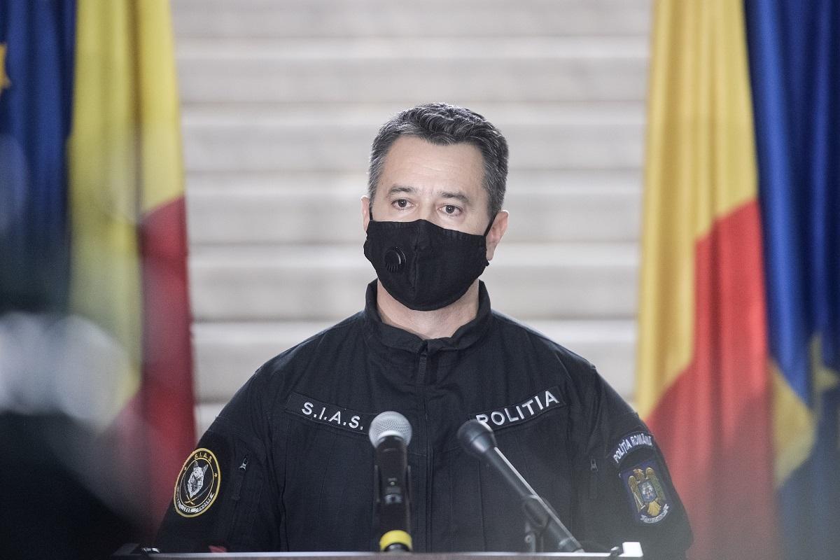 Şefii Poliţiei Române au anunţat, joi, că au descoperit mai multe deficienţe în intervenţia poliţiştilor la cazul dublei crime de la Oneşti