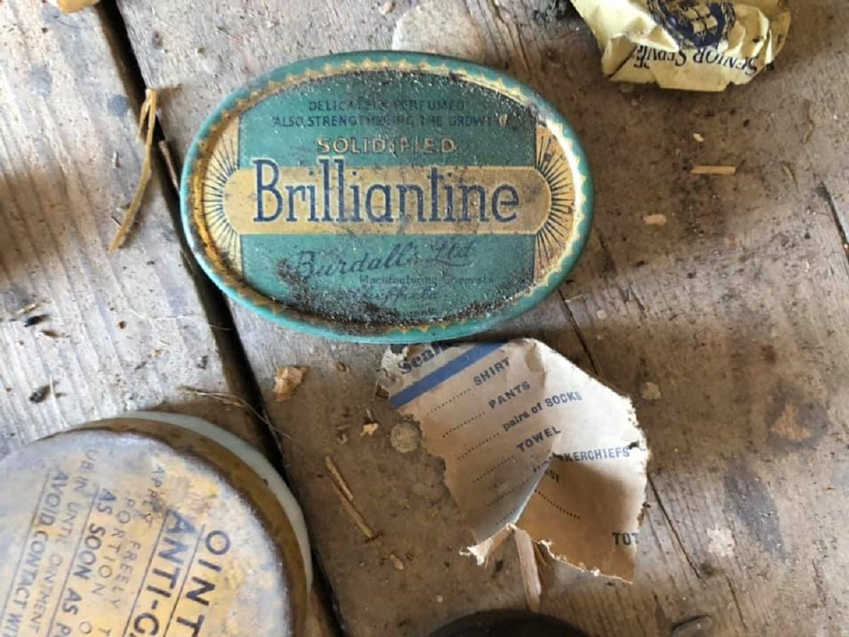 Obiectele datează din Al Doilea Război Mondial