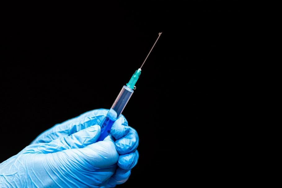 OMS vrea să utilizeze, în continuare, vaccinul anticoronavirus produs de AstraZeneca Cinci milioane de europeni s-au vaccinat, până acum, cu vaccin anticoronavirus produs de AstraZeneca