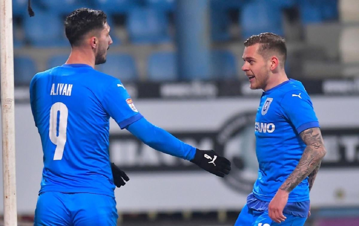 Universitatea Craiova, victorie la Mediaş în Liga I la fotbal Universitatea Craiova ocupă locul 3 în clasamentul Ligii I la fotbal