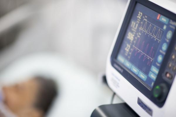 Ședință la Ministerul Sănătății pentru creșterea numărului de paturi la ATI în București
